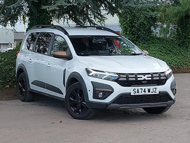 White Used 2024 Dacia Jogger Extreme Estate | £21,498 (Fair price) - Image 1/4