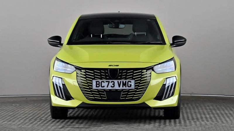 Used Peugeot 208 GT 101 HP (74 kW) 2024 Yellow Hatchback