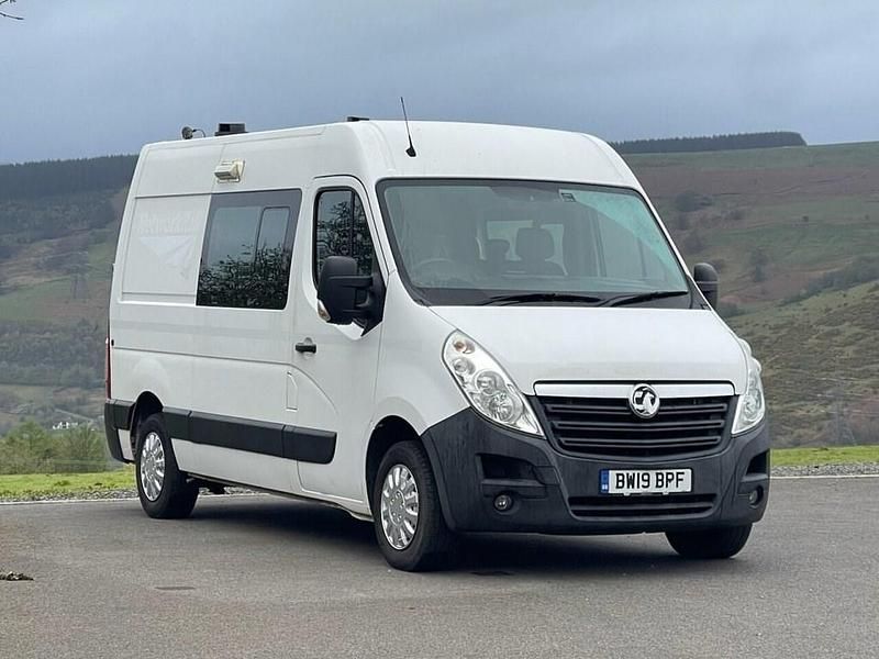 Used Vauxhall Movano 130 HP (95 kW) 2019 White MPV