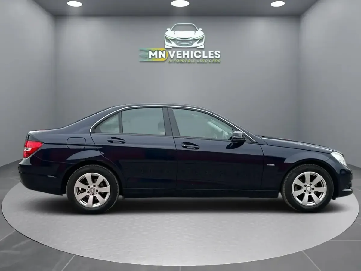 Used Mercedes C180 SE 154 HP (113 kW) 2012 Blue Sedan