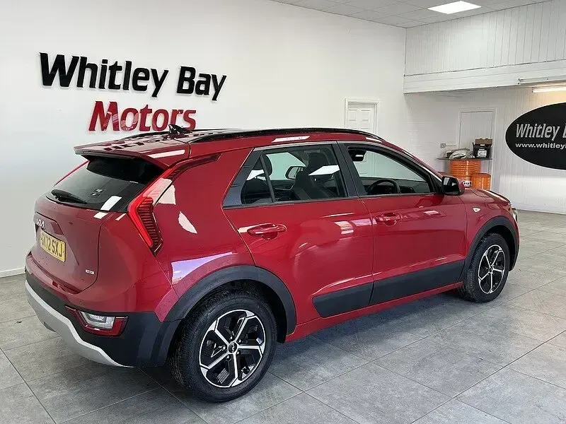 Used Kia Niro 139 HP (102 kW) 2022 Red SUV