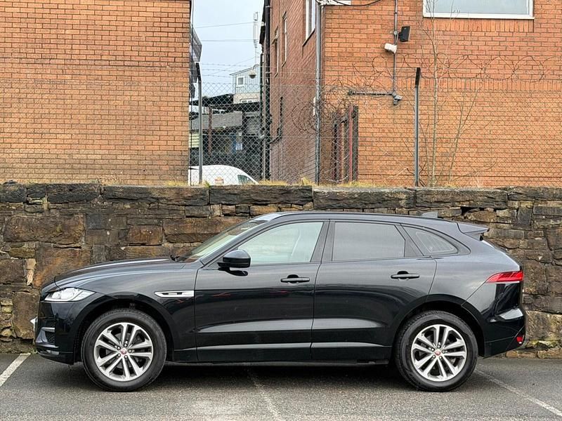 Usado Jaguar F-Pace R-Sport 180 HP (132 kW) 2017 Preto SUV