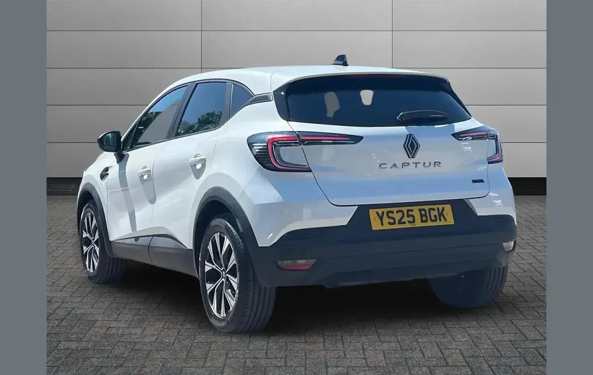Used Renault Captur Evolution 140 HP (102 kW) 2025 White SUV