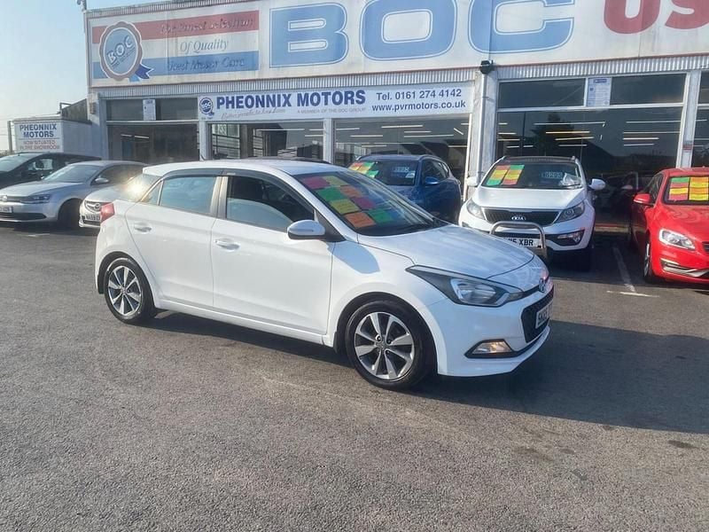 White Used 2015 Hyundai i20 SE Hatchback | £5,495 (Expensive) - Image 1/4