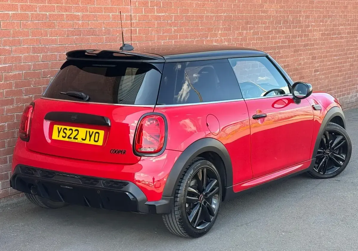 Used Mini Cooper Hatch 136 HP (100 kW) 2022 Red Hatchback