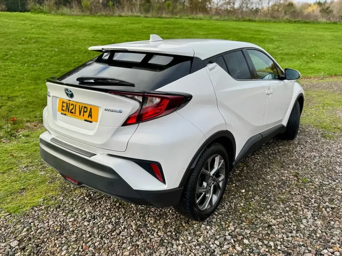 Used Toyota C-HR Design 122 HP (89 kW) 2021 White SUV