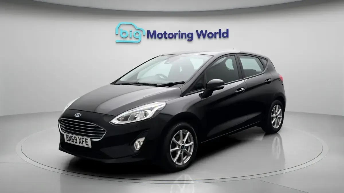 Used Ford Fiesta Zetec 101 HP (74 kW) 2019 Black Hatchback
