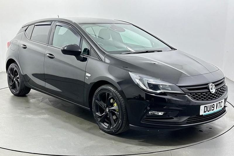 Second-hand Vauxhall Astra SRi 150 CP (110 kW) 2019 Negru Hatchback