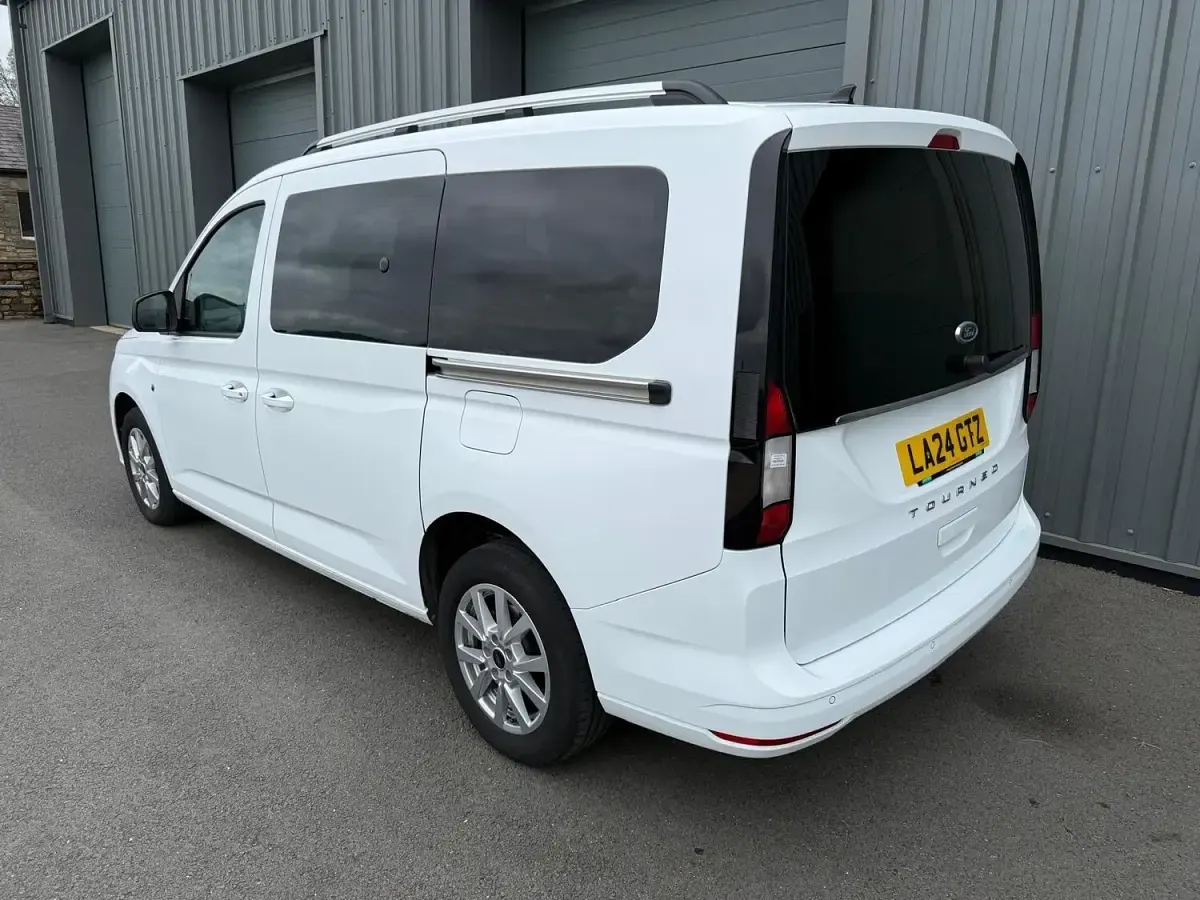 Used Ford Tourneo Connect Titanium 122 HP (89 kW) 2024 White MPV