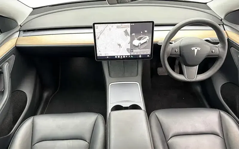 Used Tesla Model Y Long Range AWD 378 kW (514 HP) 2022 White SUV