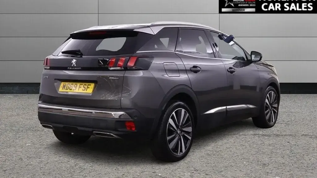 Second-hand Peugeot 3008 Premium 130 CP (95 kW) 2019 Gri SUV