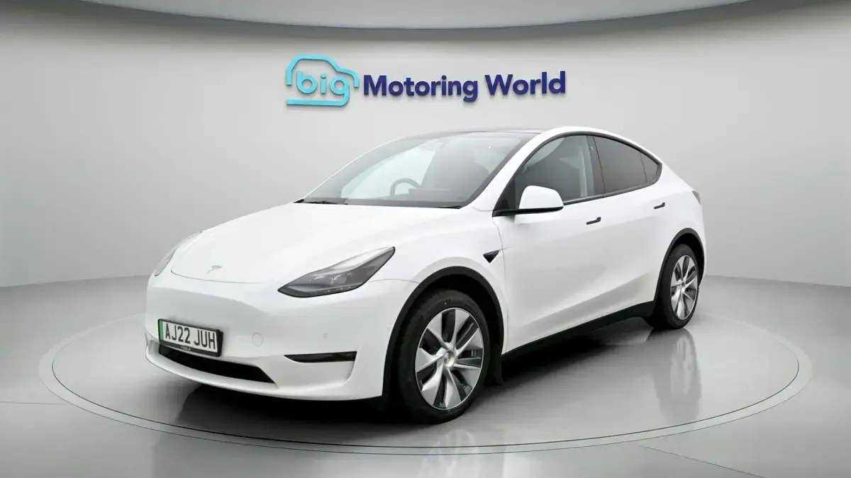 Used Tesla Model Y Long Range AWD 378 kW (514 HP) 2022 White SUV