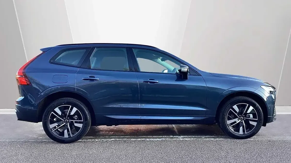 New Volvo XC60 Plus 250 HP (183 kW) 2025 Blue SUV