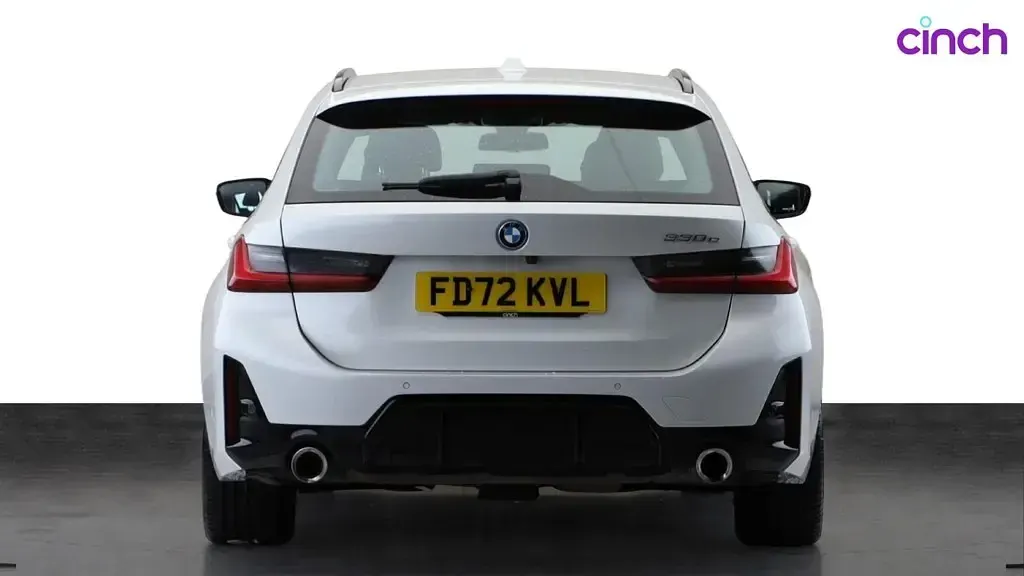 Used BMW 330e M Sport 292 HP (214 kW) 2023 White Estate