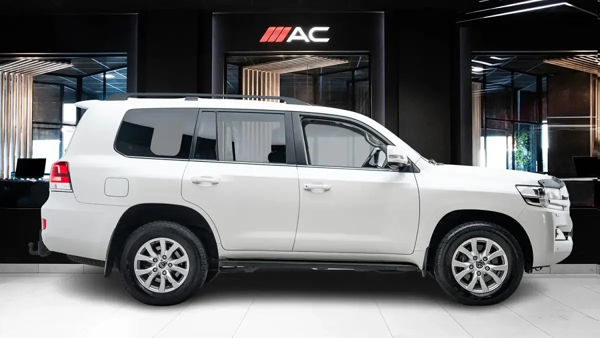 Used Toyota Land Cruiser 2025 White Estate