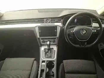 Used VW Passat Business 2019 White Sedan