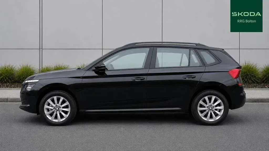 Used Skoda Kamiq SE 113 HP (83 kW) 2025 Black magic pearl effect SUV