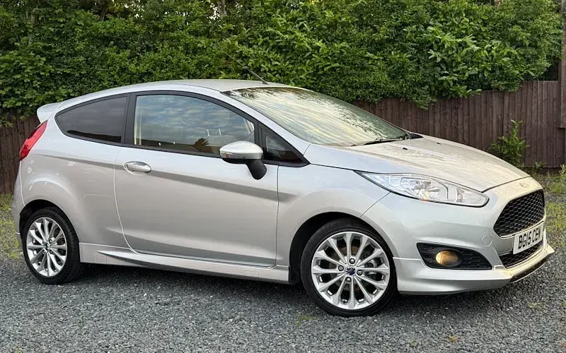 Used Ford Fiesta Zetec 125 HP (91 kW) 2015 Hatchback