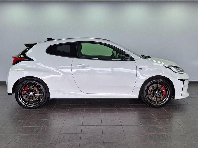 Used Toyota Yaris 2021 White Hatchback