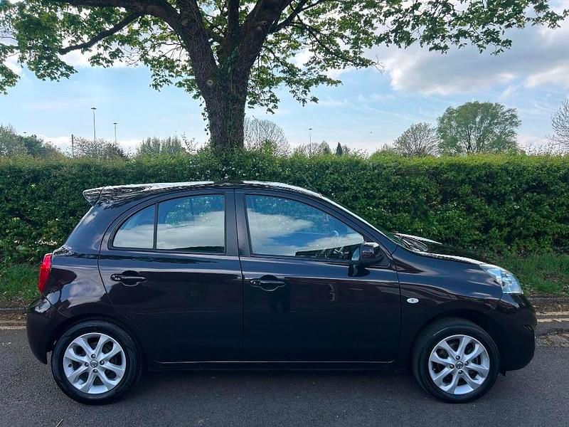 Usado Nissan Micra Acenta 80 HP (58 kW) 2017 Preto Citadino
