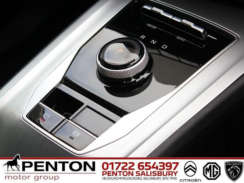 Used MG MG5 EV Trophy 113 kW (154 HP) 2022 Red Estate