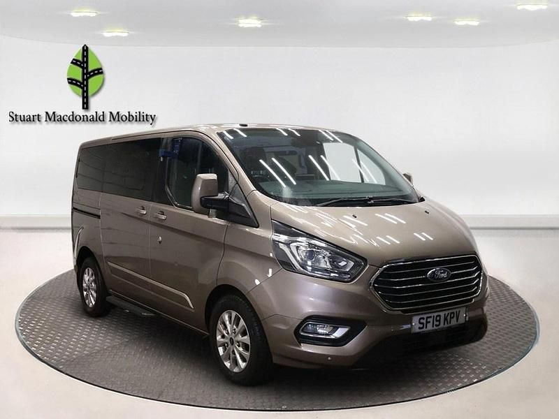 Used Ford Tourneo Titanium 130 HP (95 kW) 2019 Silver MPV