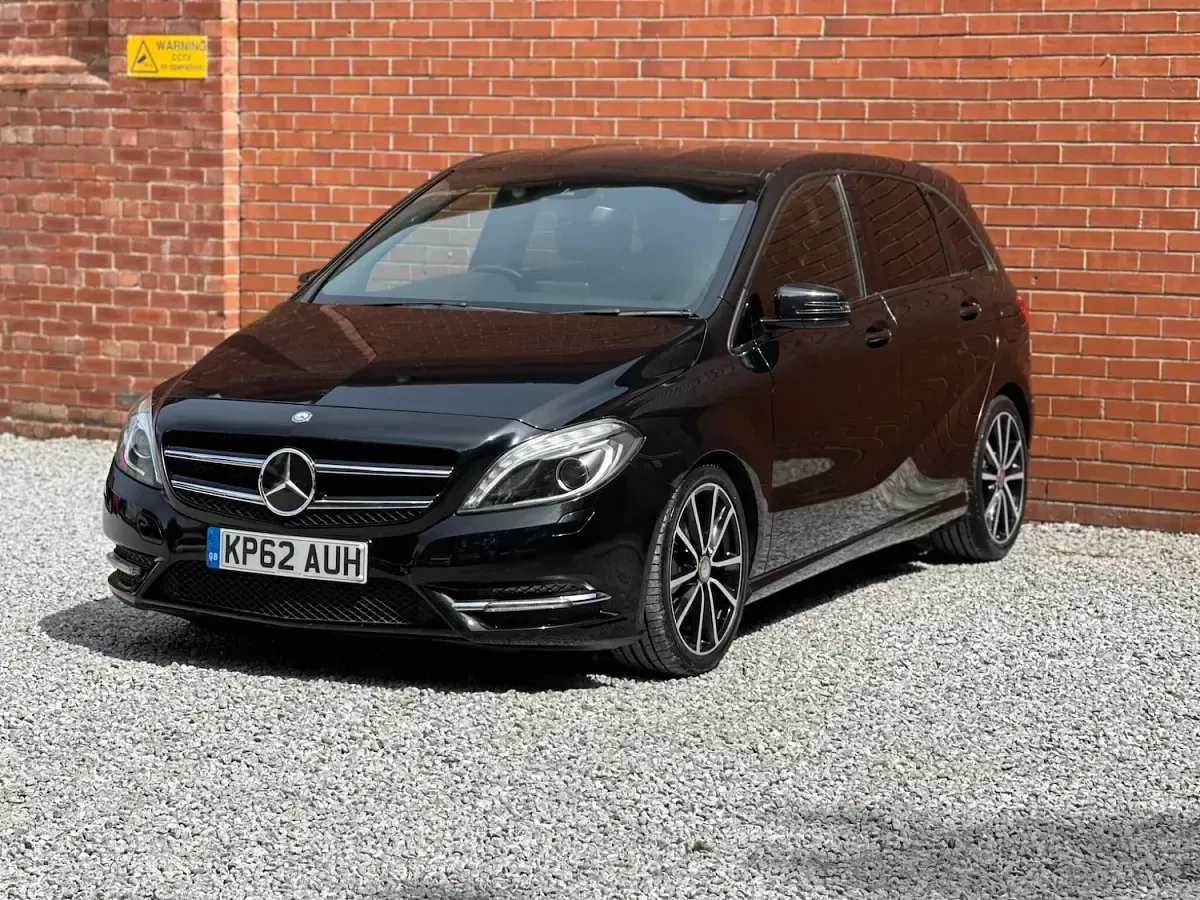 Used Mercedes B200 2012 Black Hatchback