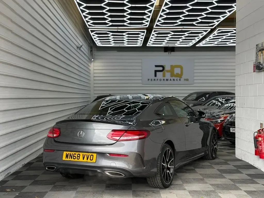 Second-hand Mercedes C300 AMG line 258 CP (189 kW) 2018 Gri Coupe