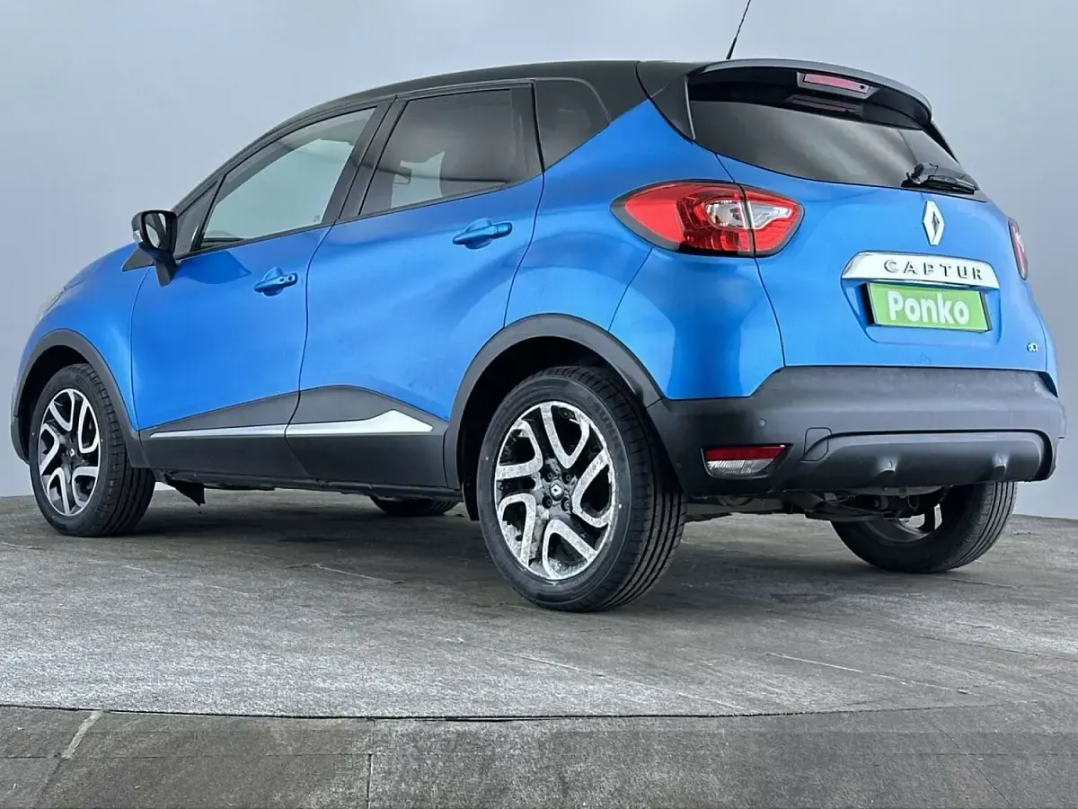 Used Renault Captur Dynamique 90 HP (66 kW) 2015 Blue/black SUV