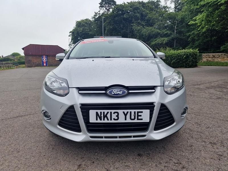 Used Ford Focus Titanium 125 HP (91 kW) 2013 Silver Hatchback