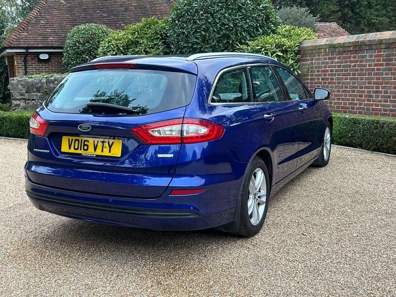 Used Ford Mondeo Zetec 160 HP (117 kW) 2016 Blue Estate