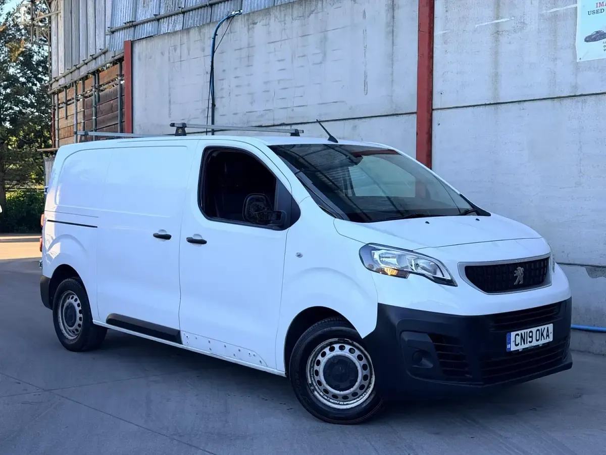 Used Peugeot Expert S 2019 White Van