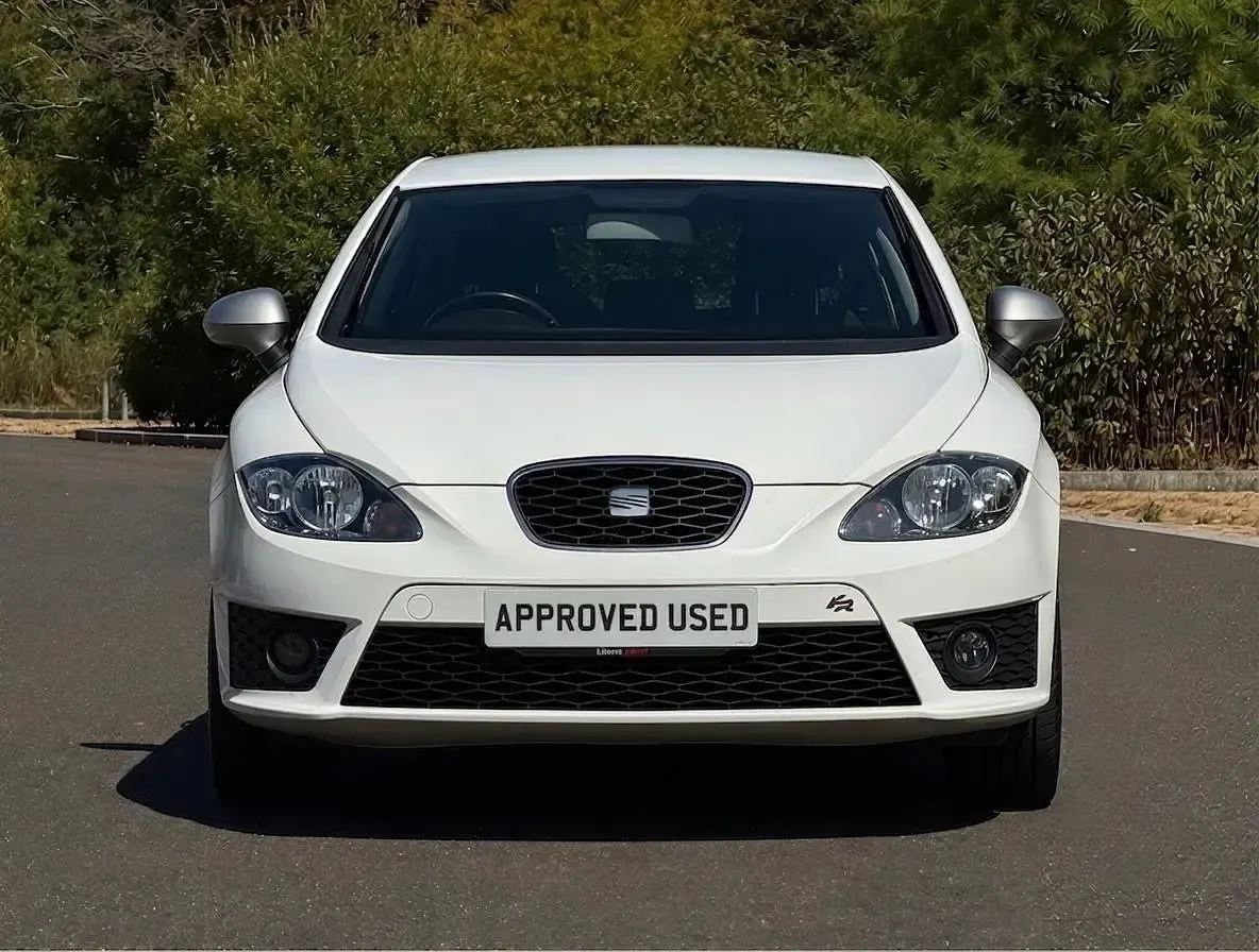 Used Seat Leon FR 167 HP (122 kW) 2010 White Hatchback