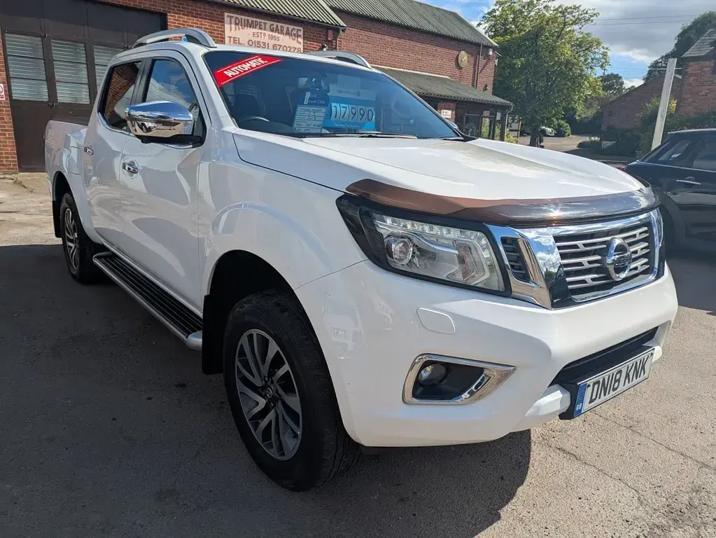 Used Nissan Navara Tekna 2018 White Pickup