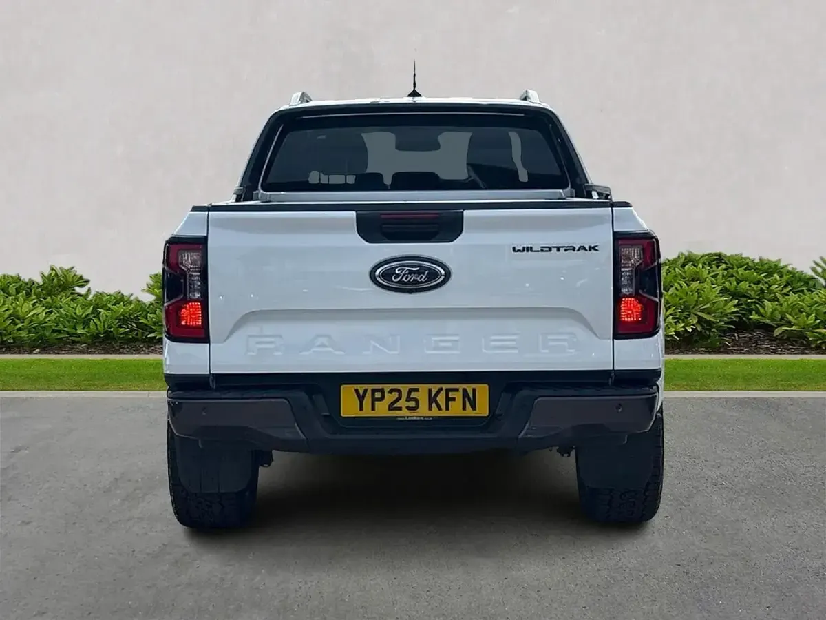 Used Ford Ranger Wildtrack 240 HP (176 kW) 2025 White Pickup