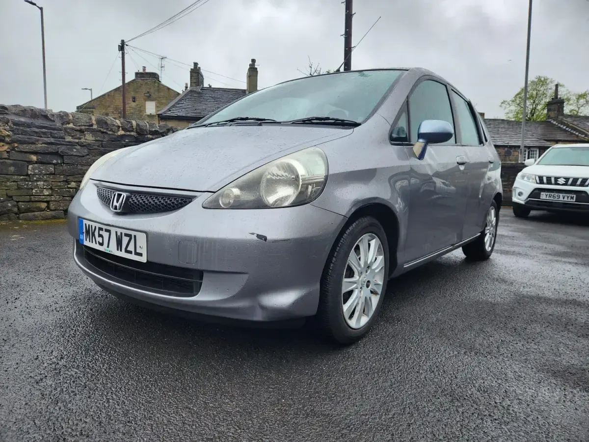 Second-hand Honda Jazz SE 82 CP (60 kW) 2007 Argintiu Hatchback