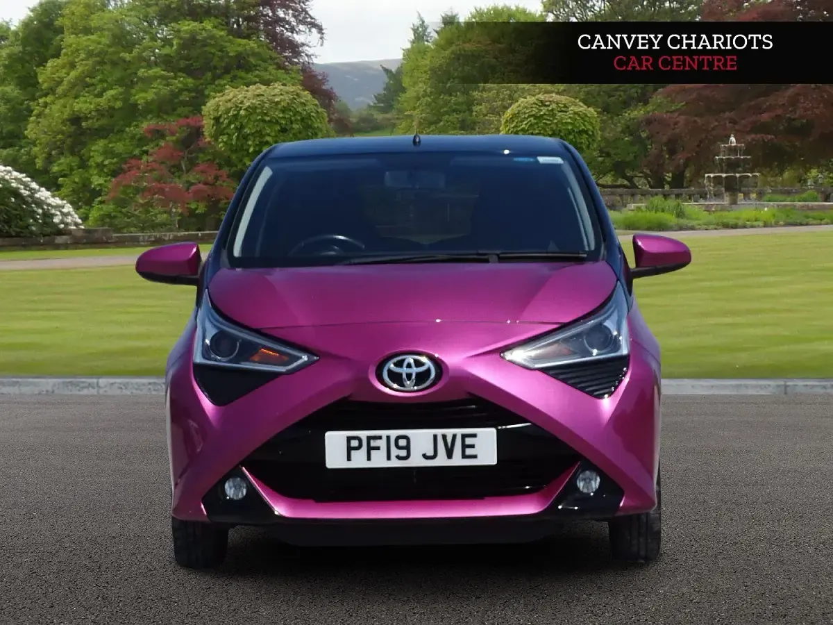 Used Toyota Aygo X-cite 72 HP (52 kW) 2019 Mauve/purple Hatchback