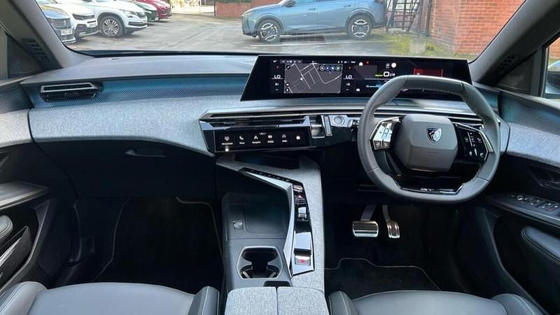 Used Peugeot e-3008 GT 152 kW (207 HP) 2025 Blue SUV