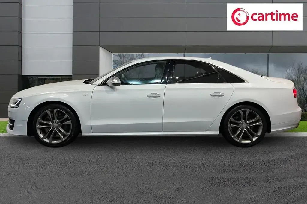 Used Audi S8 Advanced 520 HP (382 kW) 2015 White Sedan