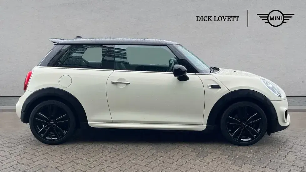 Used Mini Cooper Hatch 134 HP (98 kW) 2018 White Hatchback