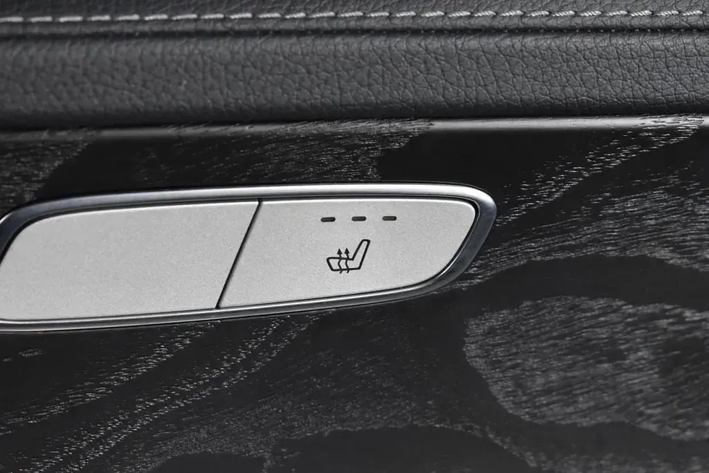 Używany Mercedes C200 AMG line 184 KM (135 kW) 2015 Czarny Sedan/Limuzyna