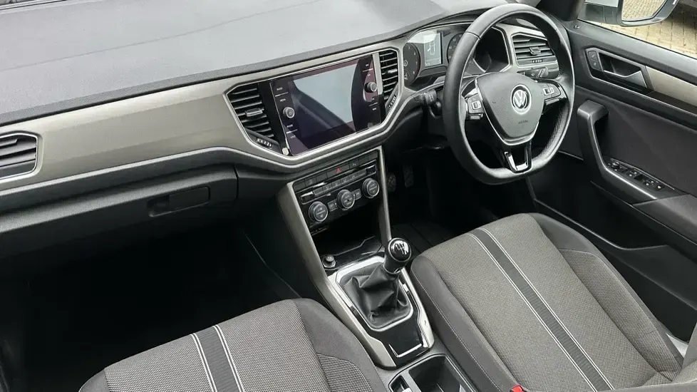Used VW T-Roc SE 110 HP (80 kW) 2021 White SUV