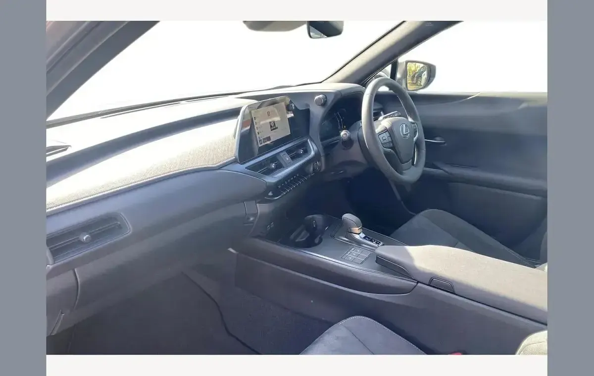 Used Lexus UX 300h 199 HP (146 kW) 2026 Silver SUV