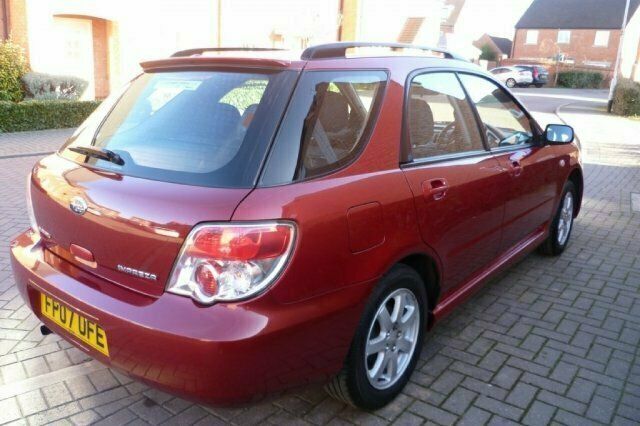 Begagnad Subaru Impreza 2007 Halvkombi