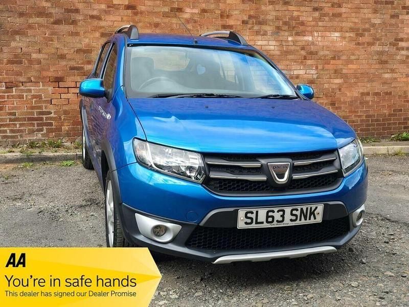 Used Dacia Sandero Lauréate 90 HP (66 kW) 2013 Blue Hatchback