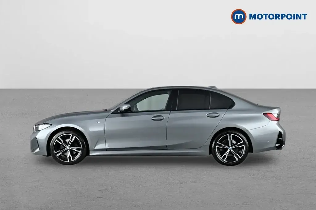 Begagnad BMW 320 M Sport 2024 Grå Sedan