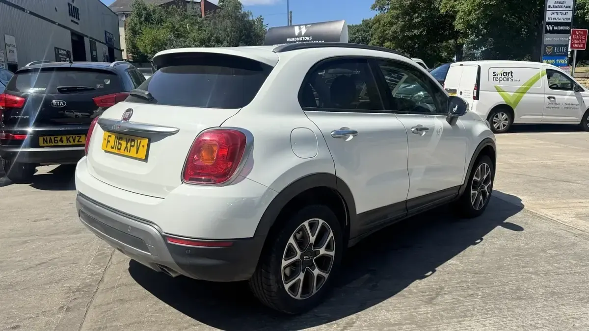 Used Fiat 500X Cross 120 HP (88 kW) 2016 White SUV