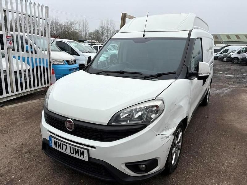 Używany Fiat Doblò 2017 Biały Minivan