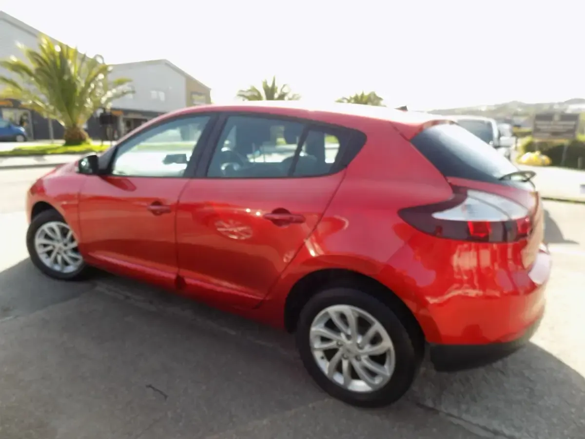 Used Renault Mégane Dynamique 2015 Red Hatchback