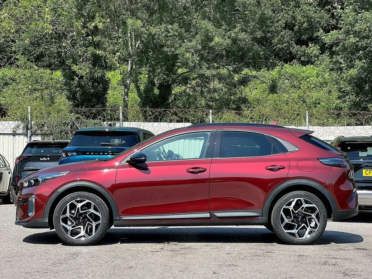 Used Kia XCeed GT-Line 113 HP (83 kW) 2025 Red SUV